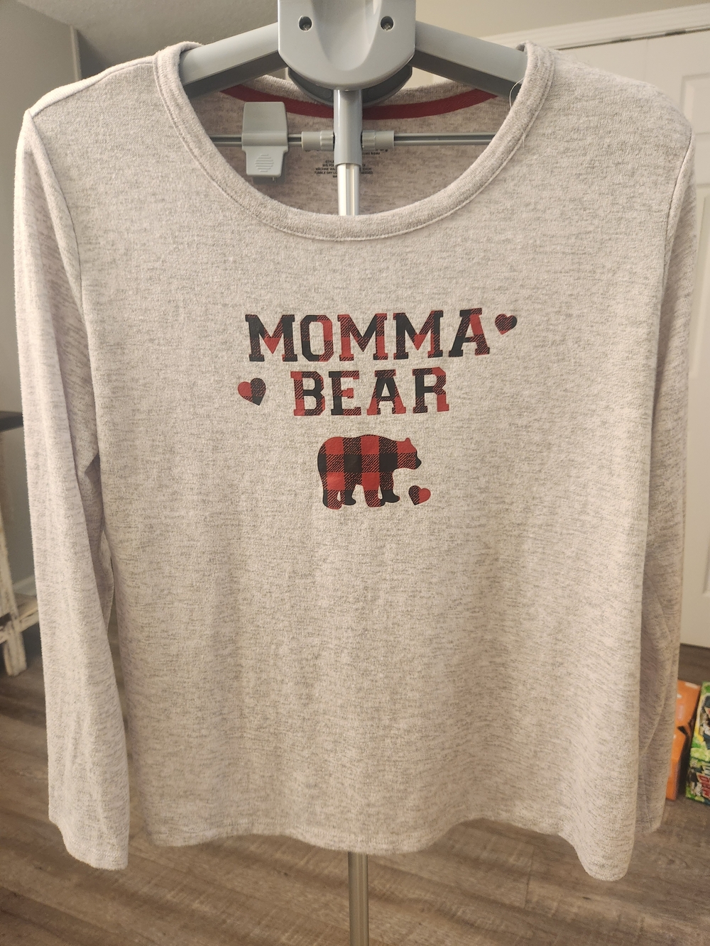 dearfoams Cream Long-Sleeve 'Momma Bear' Plaid Graphic Tee